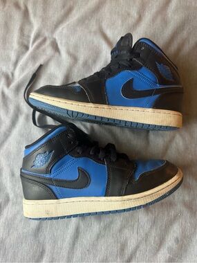 Nike Air Jordan 1 Mid GS “Black Royal Blue” – Size 4Y
